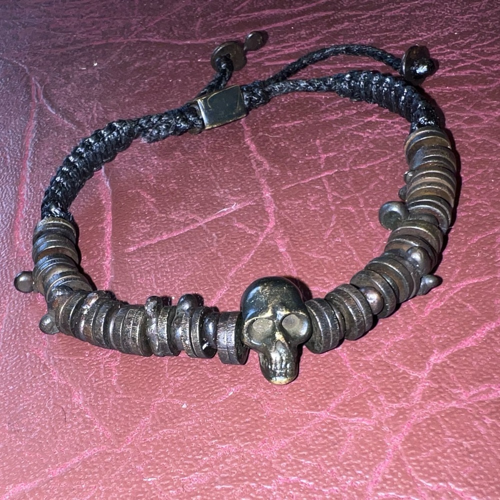 Skull bracelet with adjustable Strap